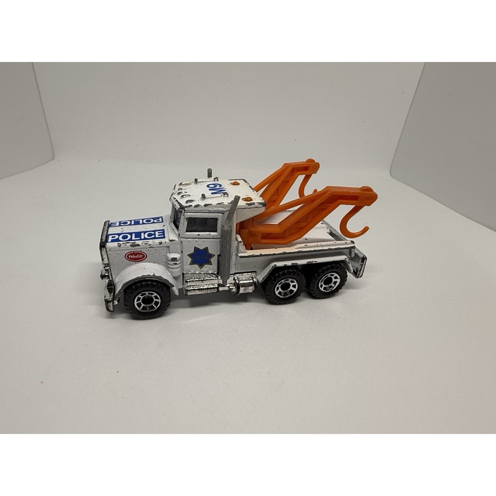 Matchbox 1981 Peterbilt SFPD Police M9 Tow Truck White Made In Macau